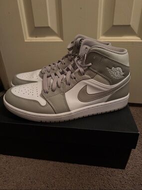 Air Jordan 1 College Grey/ Light Bone Size 10